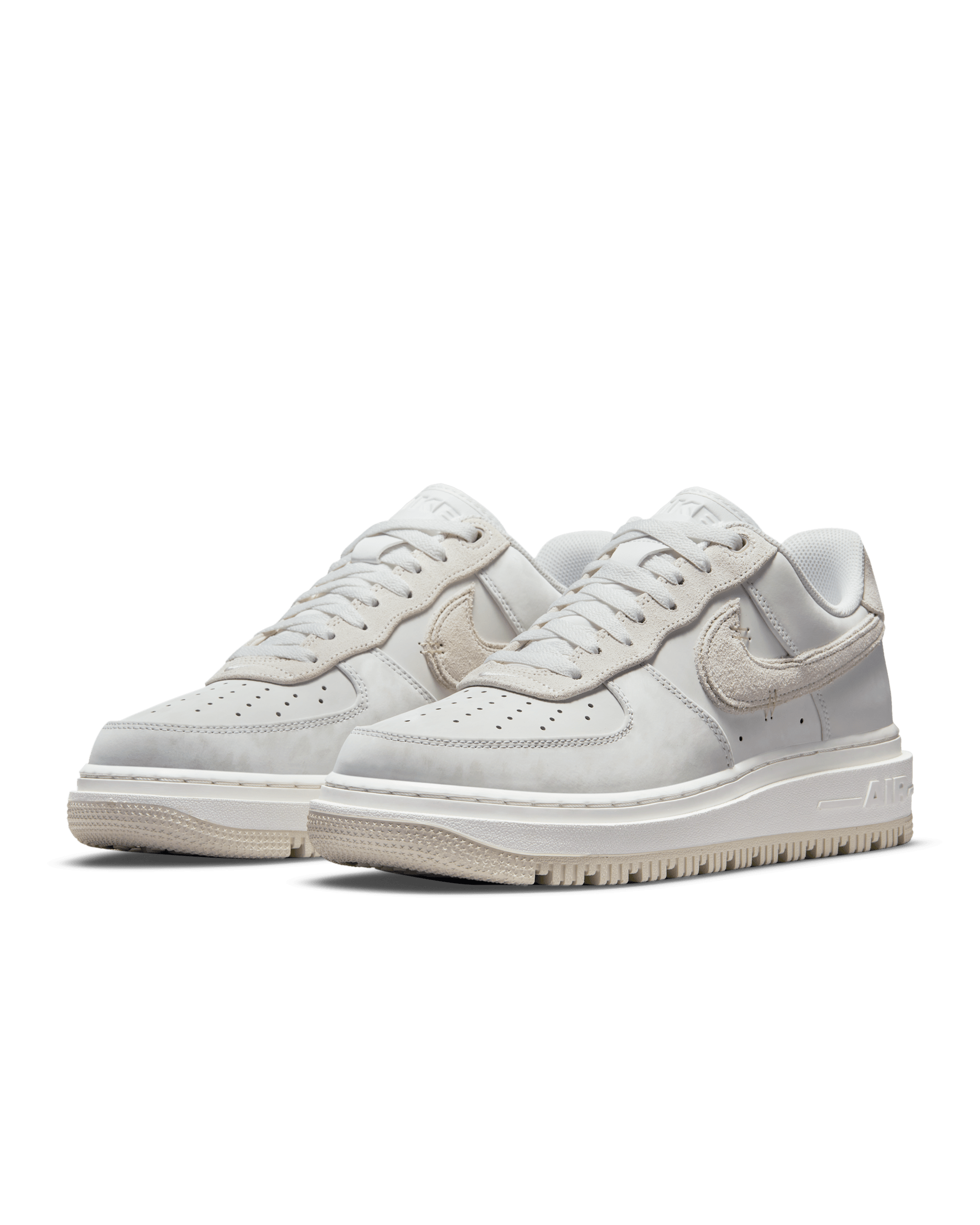 Nike Air Force 1 Luxe