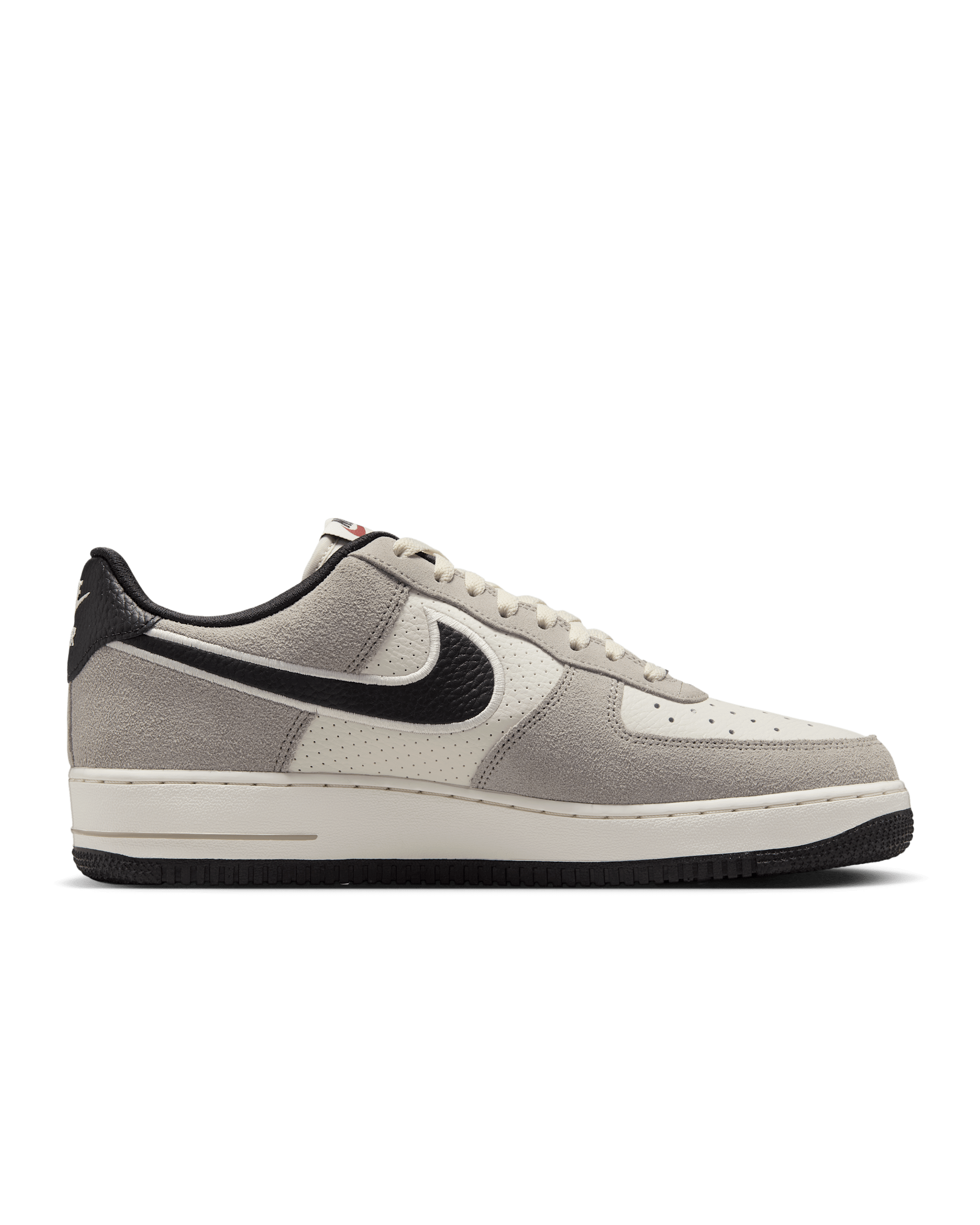 Nike Air Force 1 '07 LV8